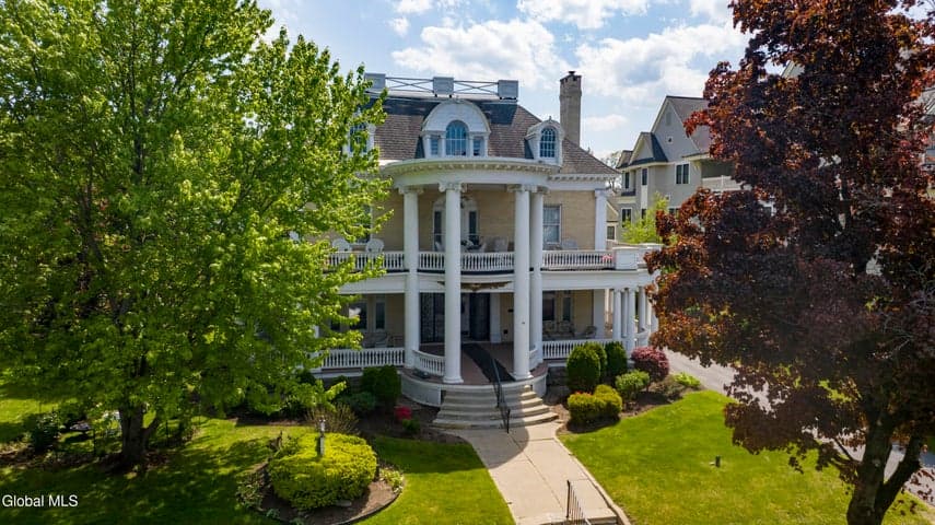 48 Union Ave #3, Saratoga Springs, NY, photo 2
