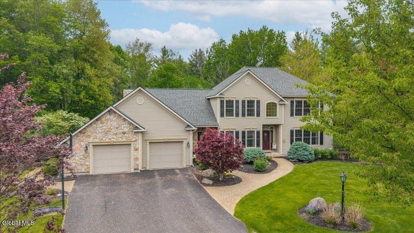 4 Callaway Court, Clifton Park, NY, photo 3