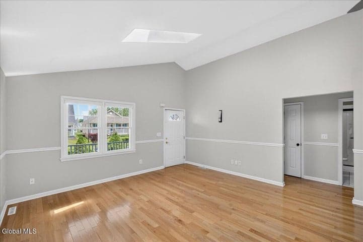 23 Victoria Way, Albany, NY, photo 3