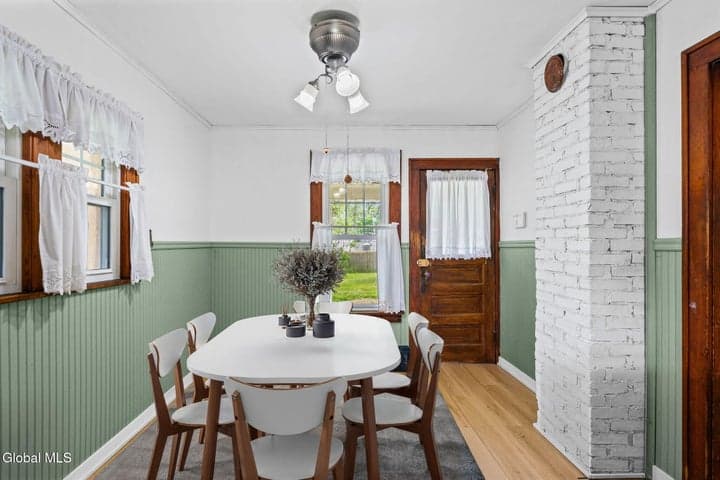 36 New Turnpike Road, Troy, NY, photo 3