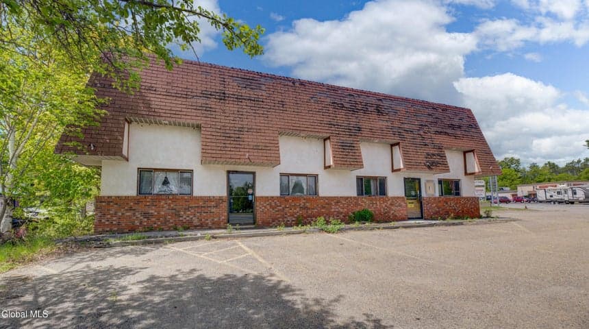 2903 NY-8, Speculator, NY