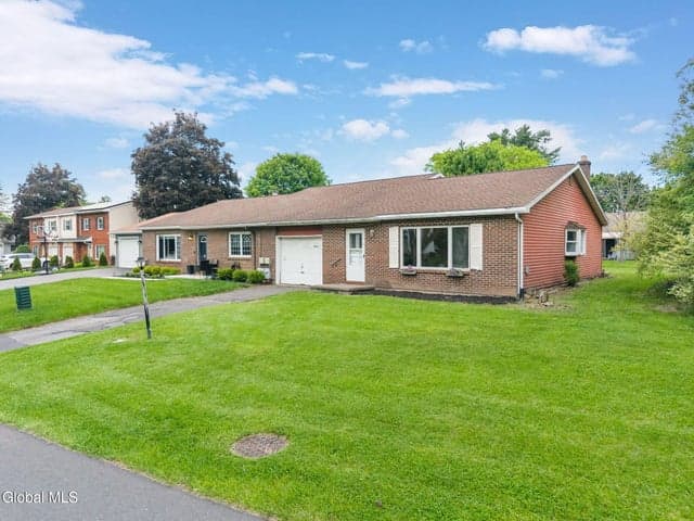 15 Olympian Drive, Slingerlands, NY, photo 3