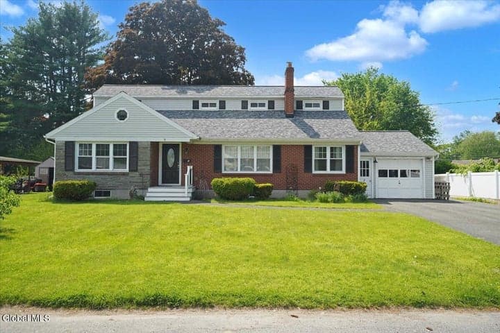 7 Silversmith Lane, Rotterdam, NY, photo 1
