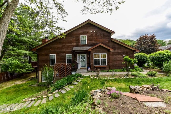 12 Tracey Court, Troy, NY, photo 1
