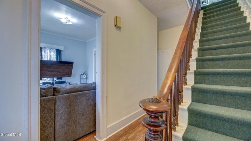 10 Gilbert Street, Johnstown, NY, photo 3