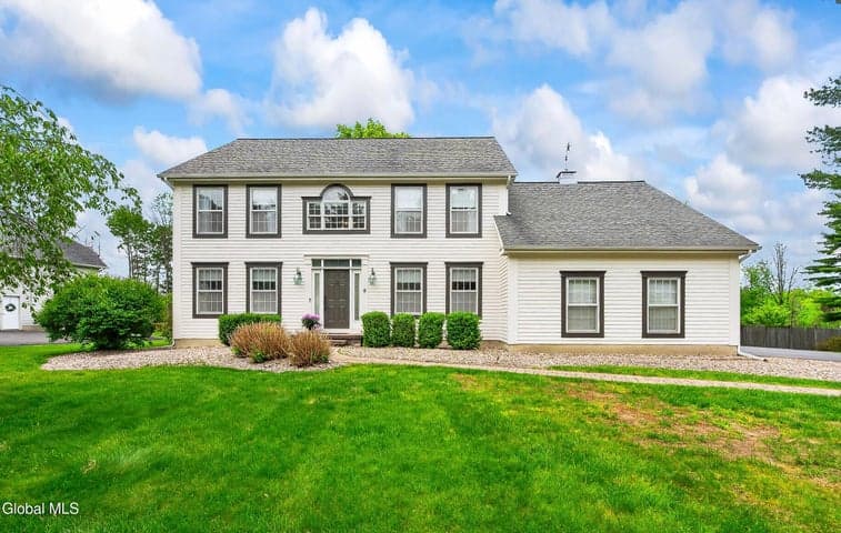 9 Owasco Court, Niskayuna, NY, photo 1