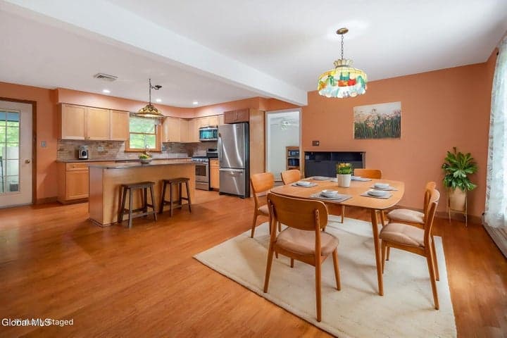 48 Castleberry Drive, Wilton, NY, photo 4
