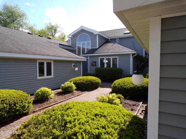 20 Westwood Drive, Queensbury, NY, photo 4