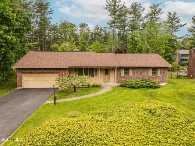 21 Helen Drive, Queensbury, NY, photo 1