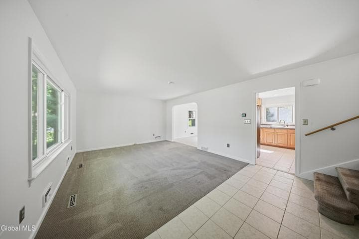9 W Skyview Drive, Cohoes, NY, photo 2