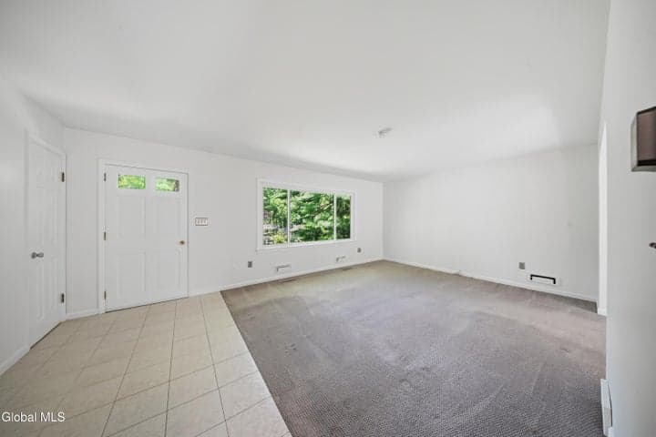 9 W Skyview Drive, Cohoes, NY, photo 3