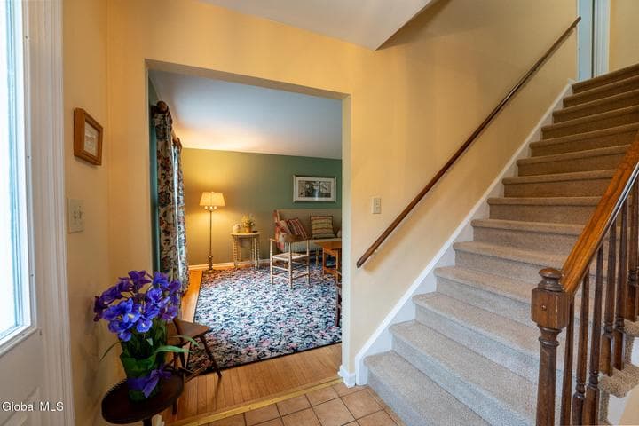 31 Crestwood Lane, Bethlehem, NY, photo 5