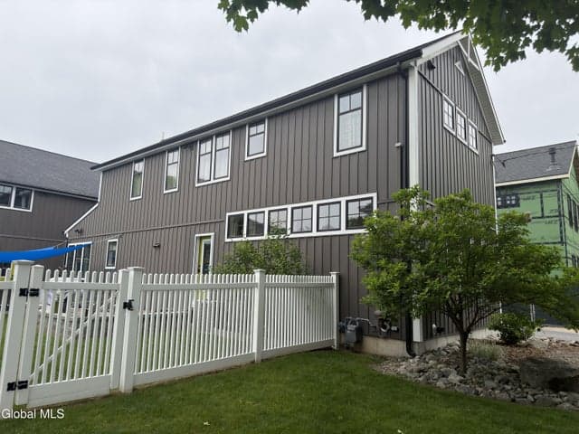 75 S Franklin Street, Saratoga Springs, NY, photo 1