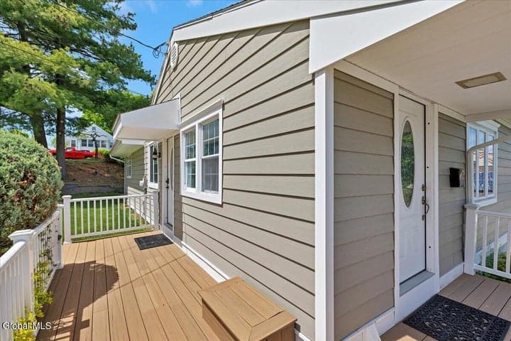 15 Youngs Place, Colonie, NY, photo 5