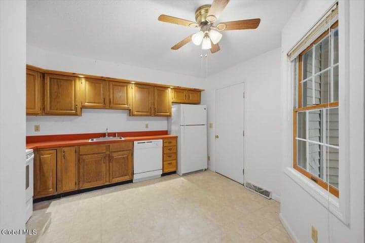 35 Walker Lane, Queensbury, NY, photo 5