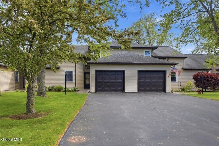 35 Walker Lane, Queensbury, NY, photo 2