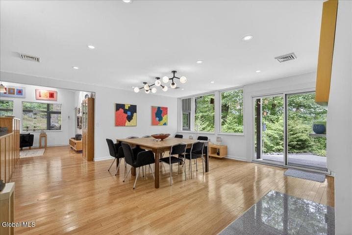 17 Ten Springs Drive, Saratoga Springs, NY, photo 5