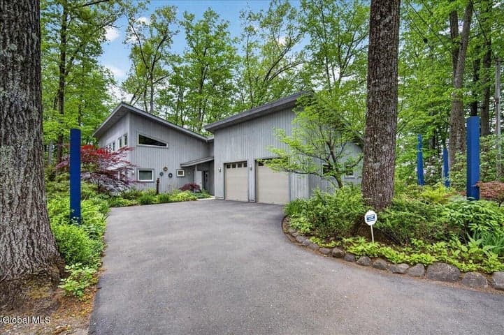 17 Ten Springs Drive, Saratoga Springs, NY, photo 1