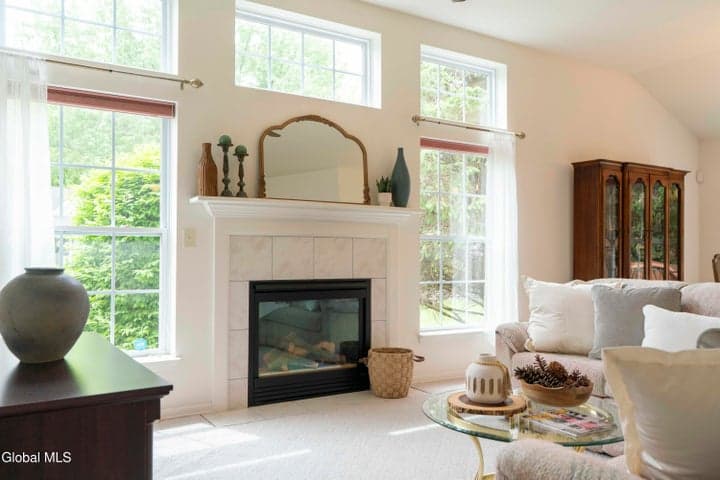 2 Sheridan Court, Clifton Park, NY, photo 5
