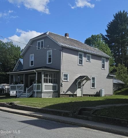 5 Circle Avenue, Johnsburg, NY