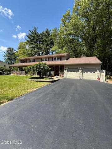 4 Pine Knoll Drive, Saratoga Springs, NY, photo 2