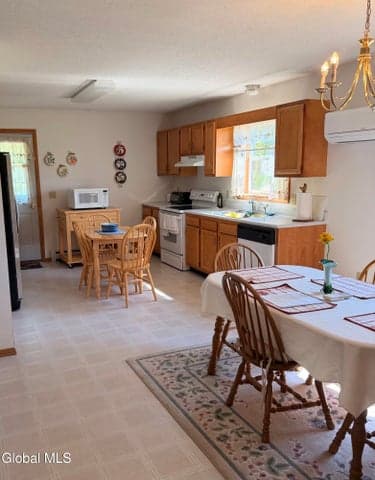 237 S Kingsboro Avenue, Gloversville, NY, photo 5