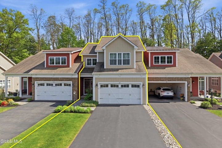 11B Macoun Drive, Halfmoon, NY, photo 1