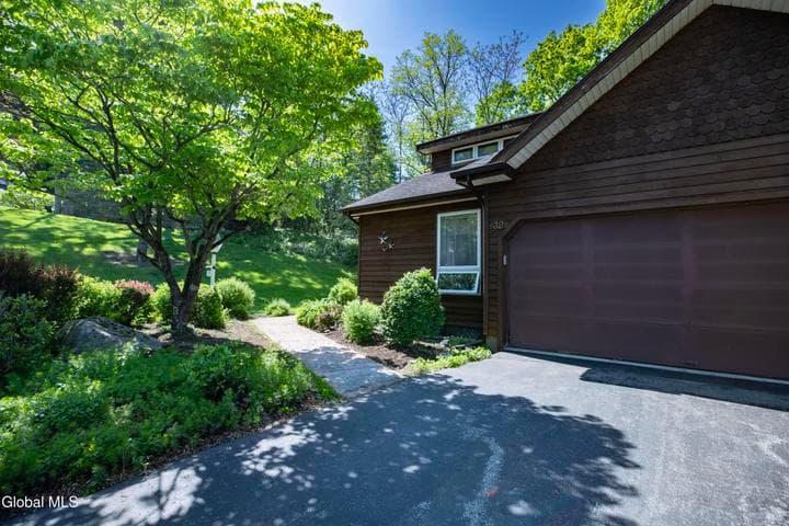 32 Lillian Lane, Troy, NY, photo 2