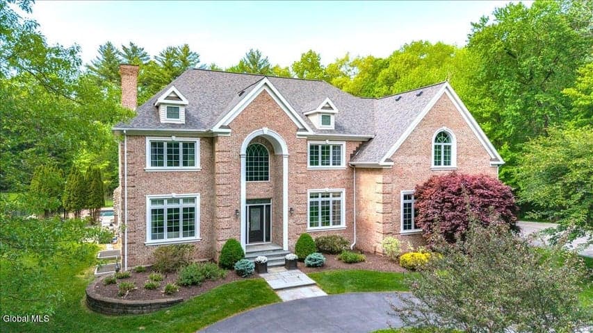 7 Towline Lane, Clifton Park, NY, photo 1