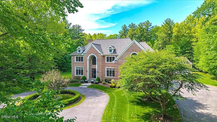7 Towline Lane, Clifton Park, NY, photo 3