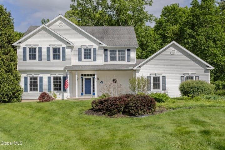 826 Creek Court, Guilderland, NY, photo 2
