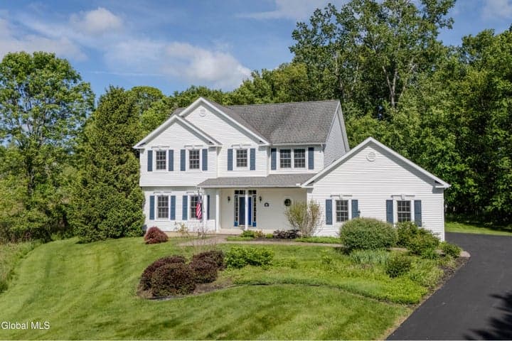 826 Creek Court, Guilderland, NY, photo 1