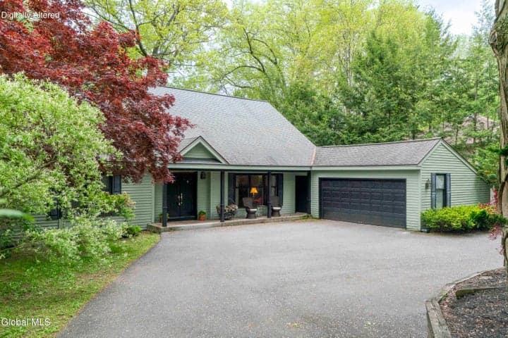 10 Longwood Drive, Saratoga Springs, NY, photo 3