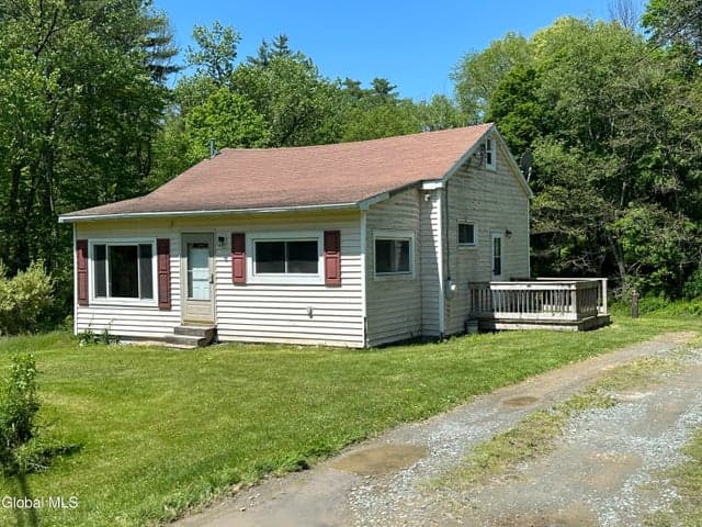32 Thompson Lane, New Lebanon, NY