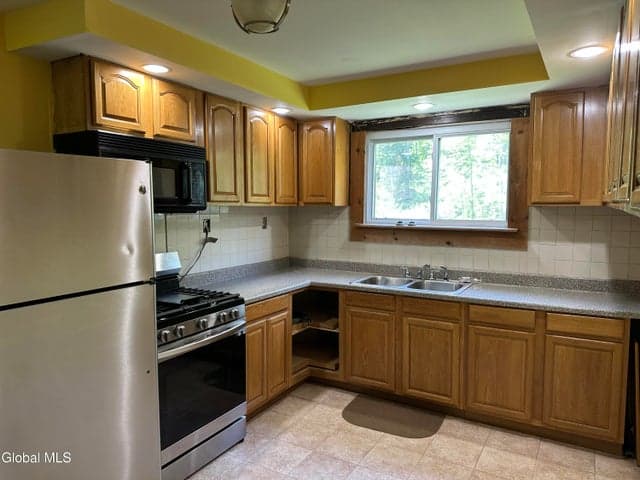 32 Thompson Lane, New Lebanon, NY, photo 2