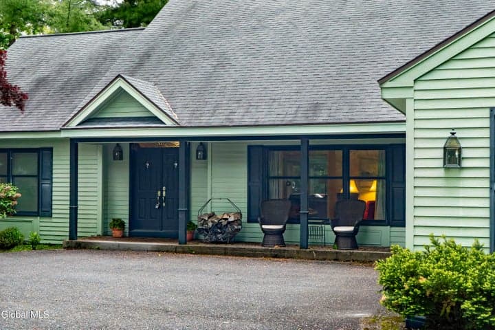 10 Longwood Drive, Saratoga Springs, NY, photo 2