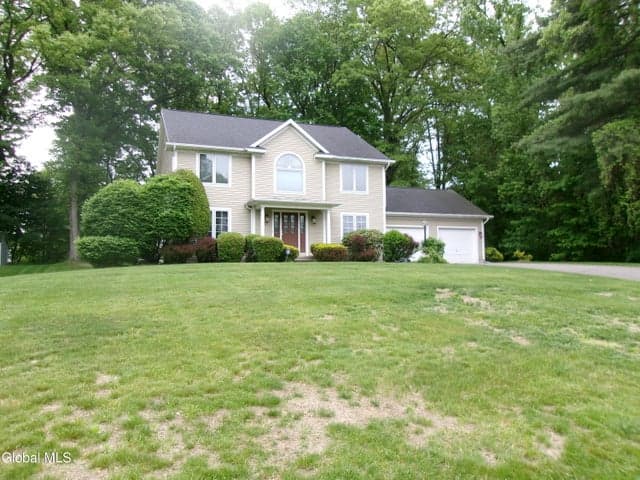 15 Pinecrest Drive, Niskayuna, NY, photo 1