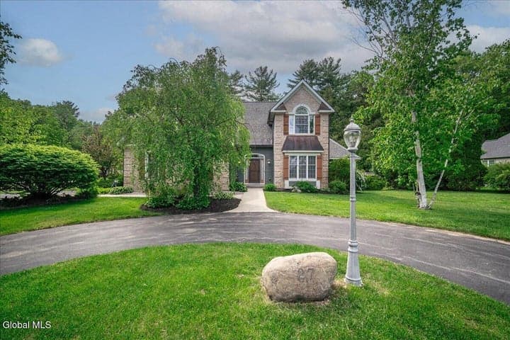 27 Arrowhead Road, Saratoga Springs, NY, photo 1