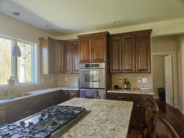 33 Fruitwood Drive, Ballston, NY, photo 3