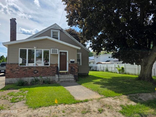 1735 Suffolk Avenue, Rotterdam, NY, photo 2