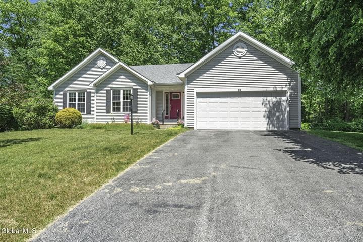 812 Al Constantino Drive, Schenectady, NY, photo 2