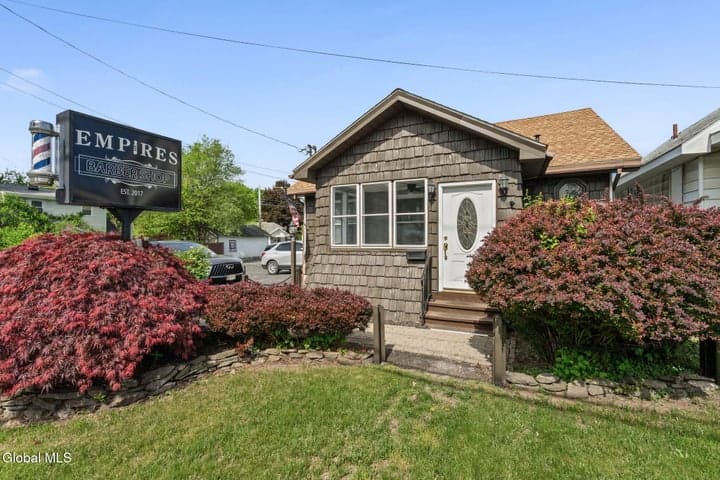 2639 Guilderland Avenue, Rotterdam, NY, photo 2