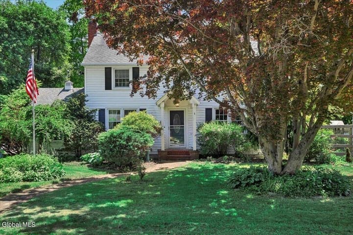 52 Delmar Place, Bethlehem, NY, photo 1