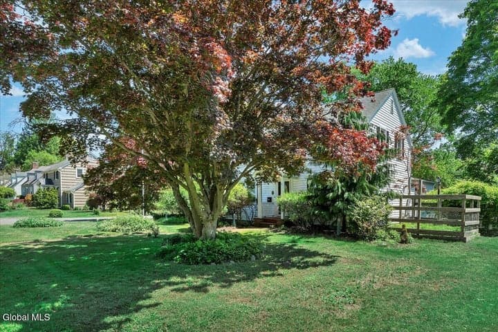 52 Delmar Place, Bethlehem, NY, photo 2
