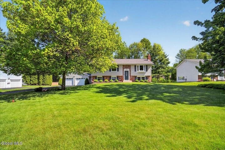 12 Cherry Lane, Clifton Park, NY, photo 1