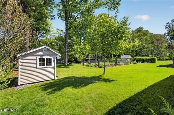 12 Cherry Lane, Clifton Park, NY, photo 3