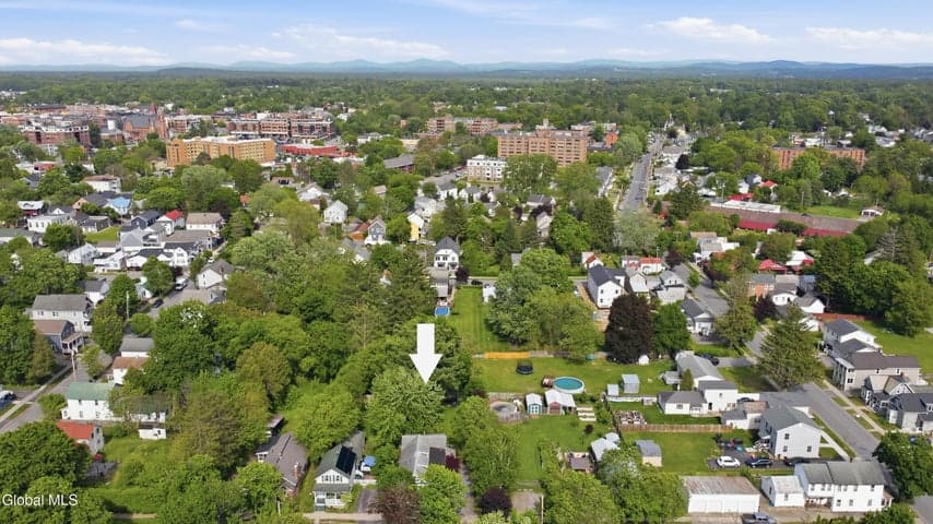 24 Walnut Street, Saratoga Springs, NY, photo 2