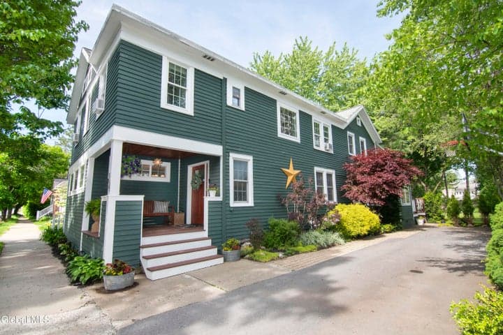 24 Walnut Street, Saratoga Springs, NY, photo 3