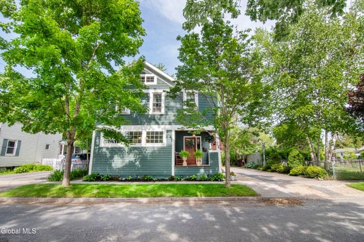 24 Walnut Street, Saratoga Springs, NY, photo 4