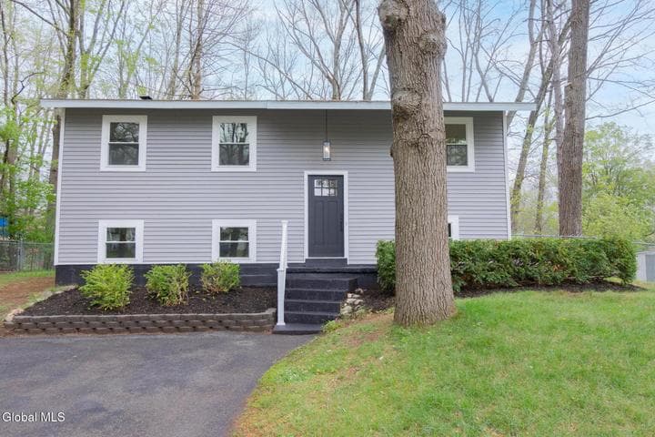 44 Trottingham Road, Saratoga Springs, NY, photo 1